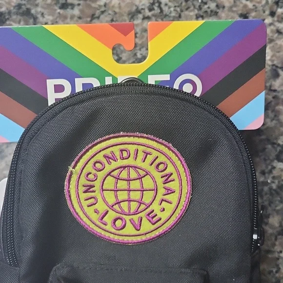 Pride Backpack Dog Harness Size XXS/XS "Unconditional Love" 2 Zipped Pockets new - Picture 2 of 9